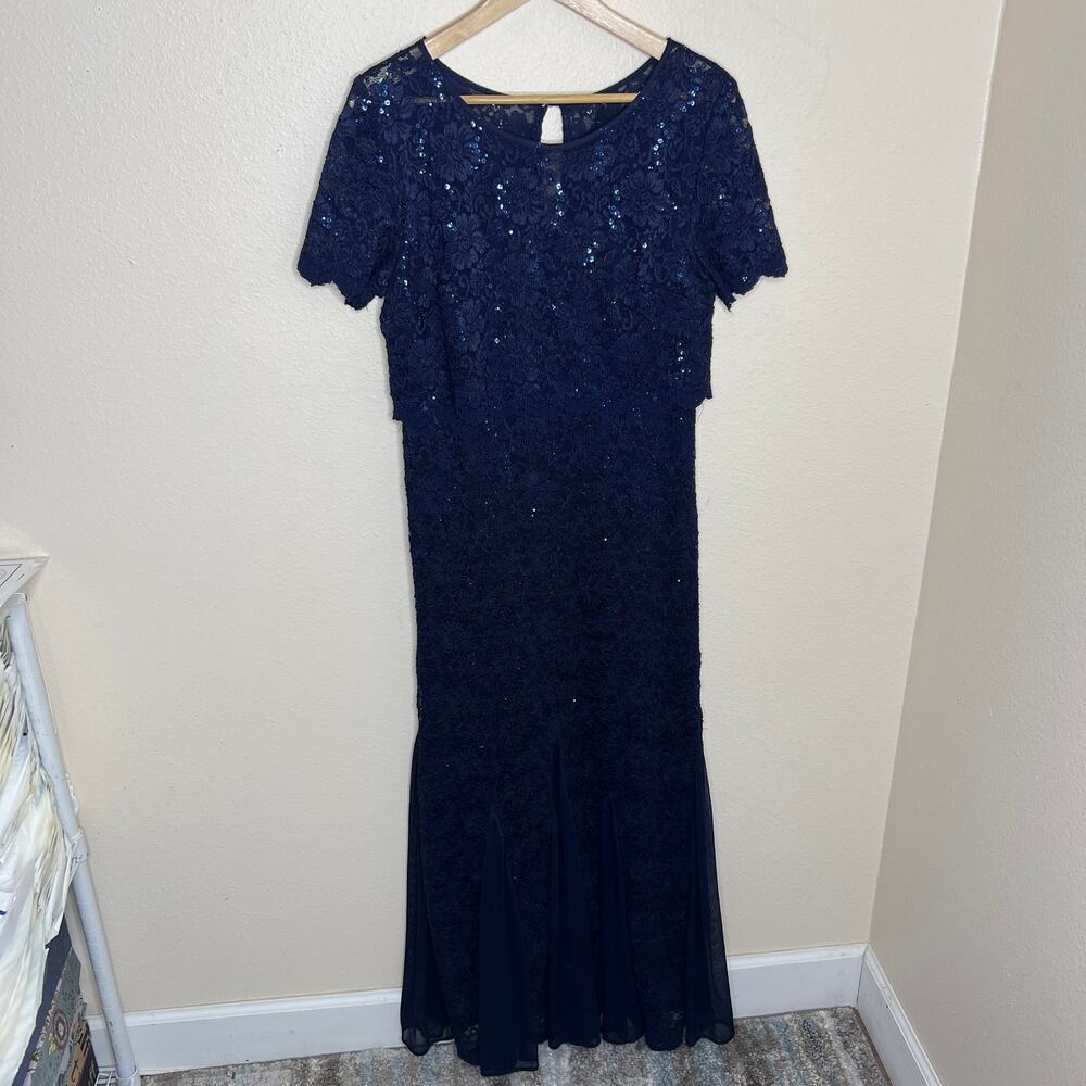 R & M Richards Black Lace Overlay Evening Gown 10